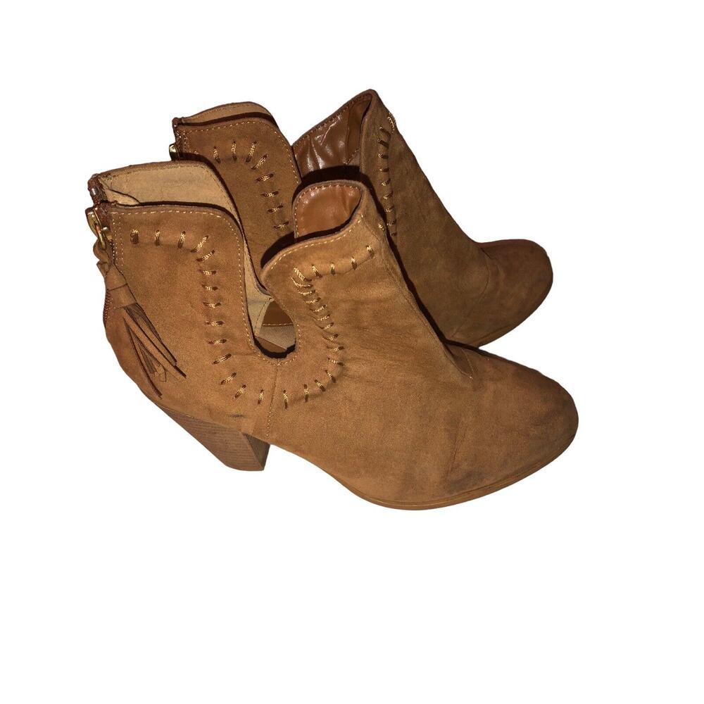 Qupid Womens Brown Suede Ankle Boots Size 6 M- back zipper - heels